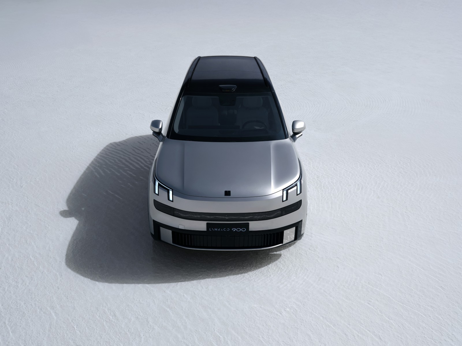 Lynk & Co 900 Base
